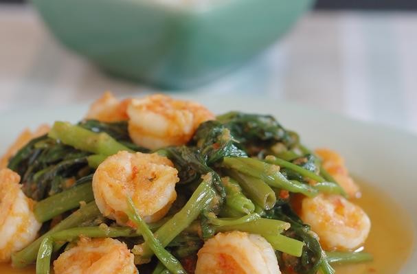 Stir-Fry Water Spinach With Shrimp Paste (Belacan Kangkung) Recipe