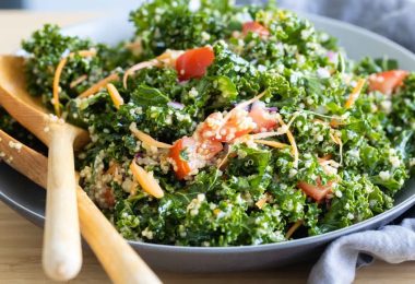 Kale Quinoa Salad | With Lemon Garlic Dressing