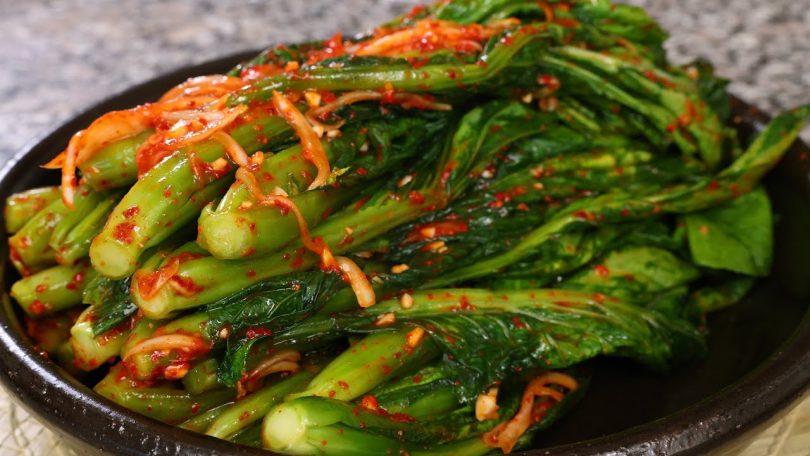 Kimchi made with mustard greens (gat-kimchi:갓김치)